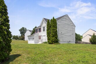 4001 Mossy Bank Ln in Fredericksburg, VA - Building Photo - Building Photo