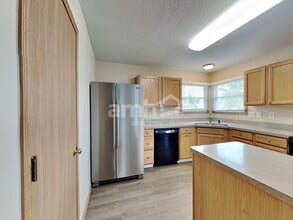 100 Winesap St in Pataskala, OH - Building Photo - Building Photo