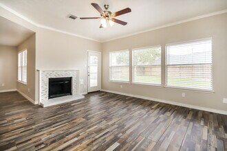 15802 St Lawrence Cir in Friendswood, TX - Building Photo - Building Photo