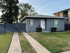 2920 44th St in Sacramento, CA - Building Photo
