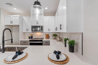 1642 E Monte Vista Rd in Phoenix, AZ - Building Photo - Building Photo