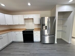 560 White Pine Dr, Unit 560B in Pellston, MI - Building Photo - Building Photo