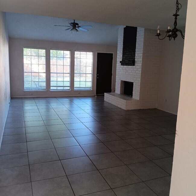 9610 Wellsworth Dr in Houston, TX - Building Photo - Building Photo