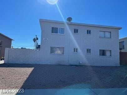 property at 2908 E Poplar Ave