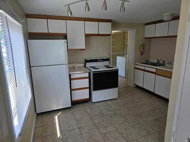 2301 E 5th St in Bloomington, IN - Foto de edificio - Building Photo