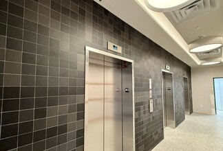 2495 Eglinton Av W in Mississauga, ON - Building Photo - Building Photo