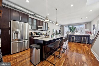 1205 Mt Vernon St in Philadelphia, PA - Building Photo - Building Photo