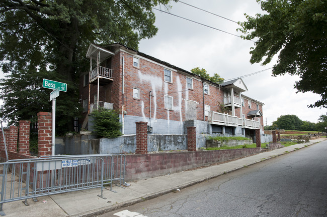 696 Hank Aaron Dr SE in Atlanta, GA - Foto de edificio - Building Photo