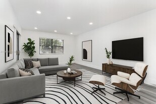 14209 SW 94th Cir Ln in Miami, FL - Building Photo