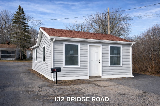 132 Bridge Rd in Salisbury, MA - Foto de edificio - Building Photo