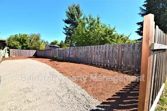 5500 SW 209th Ave in Beaverton, OR - Building Photo - Building Photo