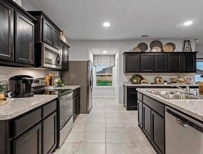 620 W 1st St in Justin, TX - Building Photo - Building Photo