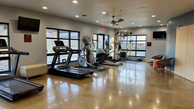 Brentwood Estates Apartments – Quiet Living Just Minutes from Downtown Cedar Falls in Cedar Falls, IA - Foto de edificio - Building Photo