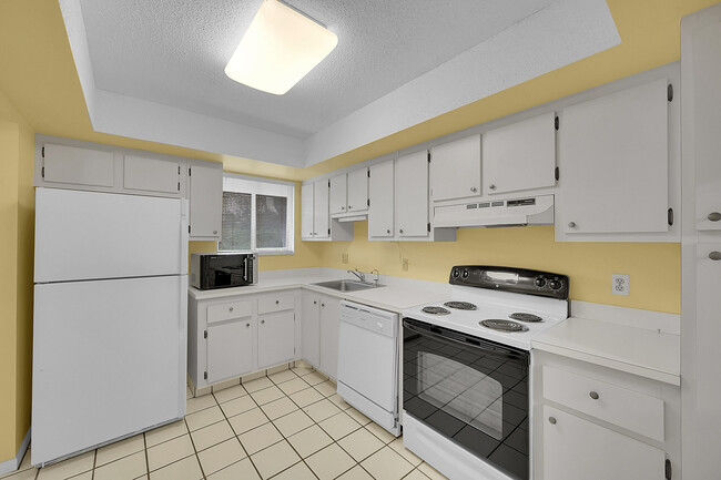 3154 Via Poinciana in Greenacres, FL - Building Photo - Building Photo