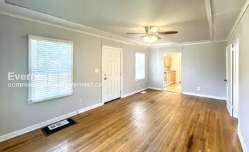 600 Forrest Rd in Fort Oglethorpe, GA - Foto de edificio - Building Photo