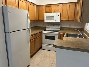 7680 Westwood Dr, Unit 803 in Tamarac, FL - Building Photo - Building Photo