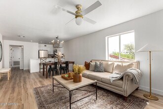 10080 E Mountain View Rd in Scottsdale, AZ - Building Photo - Building Photo