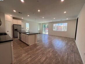 5463 Alvar Lp in Antioch, CA - Building Photo - Building Photo