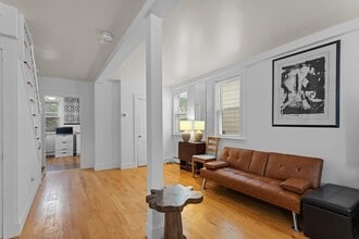 39 Grandfield St in Dedham, MA - Building Photo - Building Photo