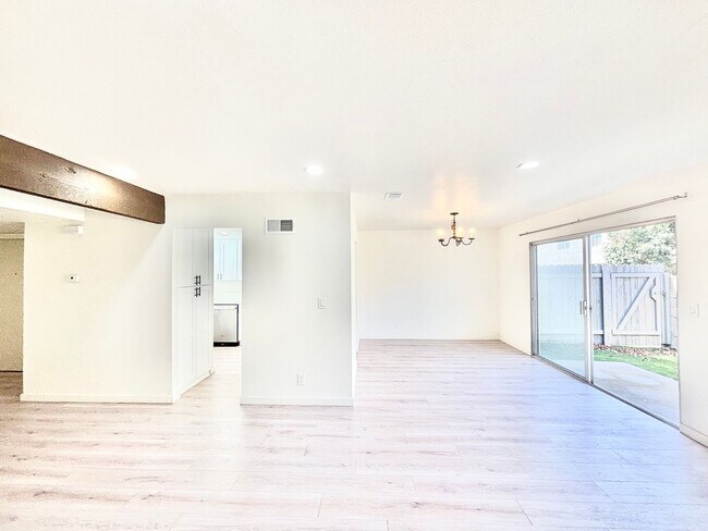 437 Reed Way in Port Hueneme, CA - Building Photo - Building Photo