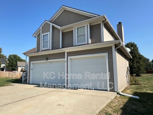 826 SE 13th Terrace in Lee's Summit, MO - Building Photo - Building Photo