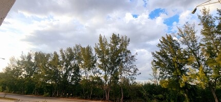 1180 NW 125th Path, Unit 1180 in Miami, FL - Building Photo - Building Photo