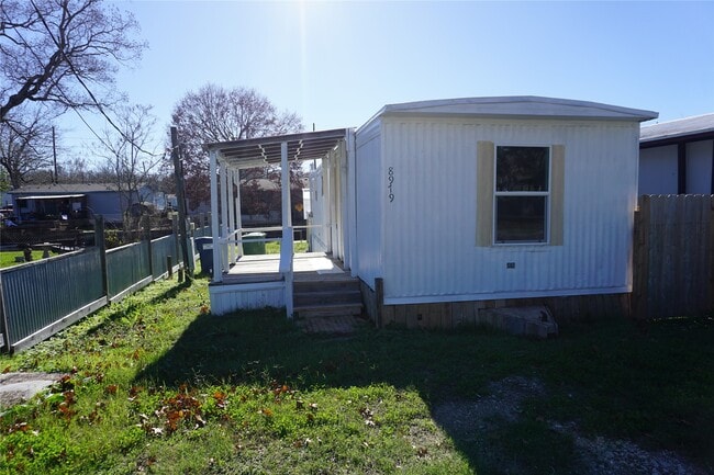 property at 8979 Gladewood