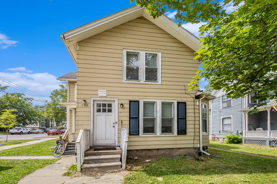 722 E Kingsley St in Ann Arbor, MI - Foto de edificio