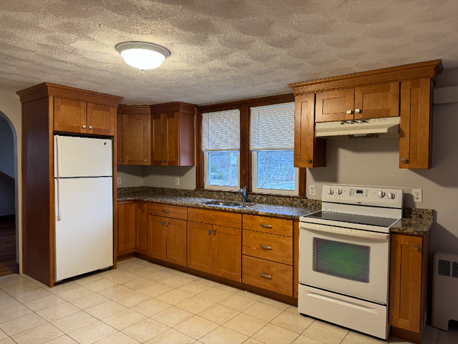 83 Farnum Pike in Smithfield, RI - Building Photo - Building Photo