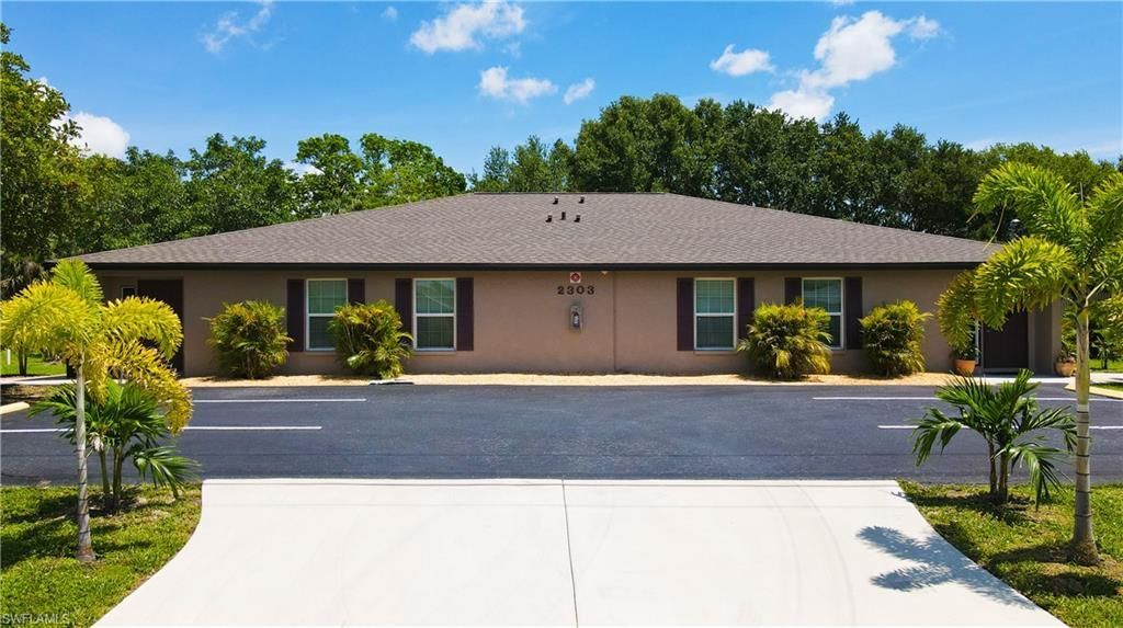 2303 NE 6th St in Cape Coral, FL - Building Photo