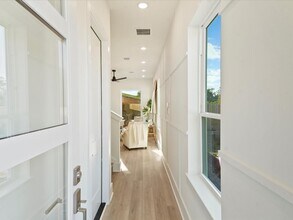 227 Noras Ln in Houston, TX - Building Photo - Building Photo