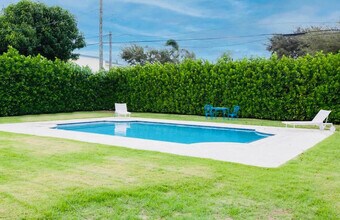 247 Bloomfield Dr in West Palm Beach, FL - Building Photo - Building Photo