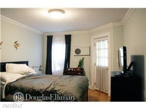55 Barrow St in New York, NY - Building Photo - Building Photo