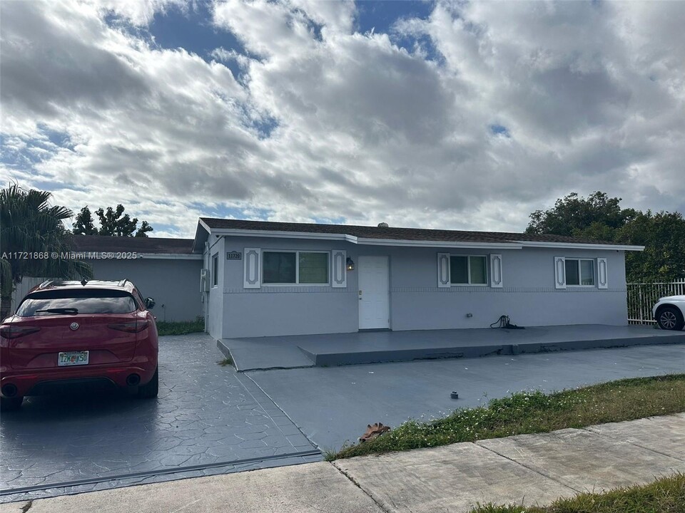 11720 SW 181st Terrace in Miami, FL - Building Photo