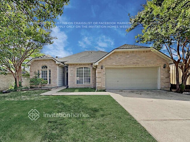property at 221 Mulberry Ln