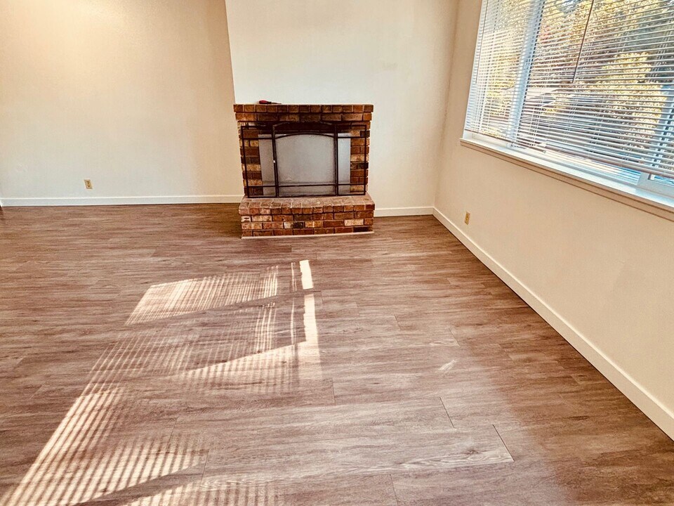630 Ratcliff Dr SE-Unit -632 Ratcliff Dr in Salem, OR - Building Photo