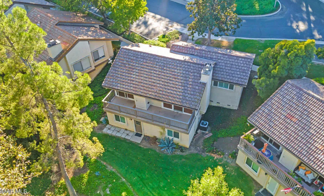 20 Meadowlark Ln in Oak Park, CA - Building Photo - Building Photo