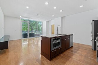 1600 Barton Springs Rd in Austin, TX - Building Photo - Building Photo