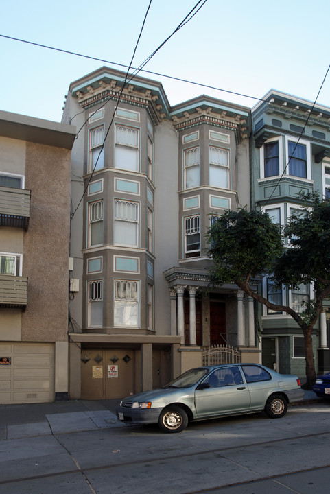 119-121 Carl St in San Francisco, CA - Building Photo