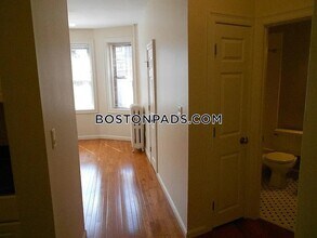 33 Edgerly Rd, Unit 14 in Boston, MA - Building Photo - Building Photo