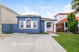 13950 SW 160th Terrace in Miami, FL - Building Photo