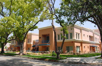 Wilson Courtyard in Pasadena, CA - Building Photo - Building Photo