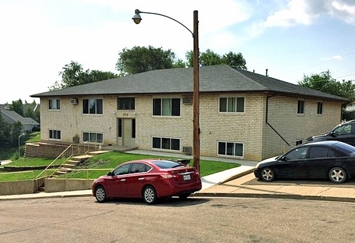 104 6th St NE in Mandan, ND - Foto de edificio - Building Photo