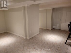 2524 Banfield Rd in Mississauga, ON - Building Photo - Building Photo