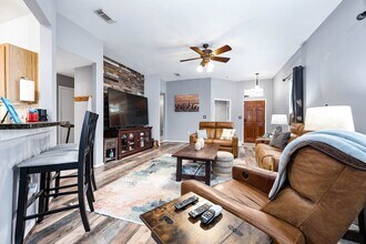 739 Apple Blossom Dr in Pearland, TX - Building Photo - Building Photo