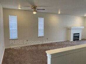 3013 Pacific St in Bellingham, WA - Building Photo - Building Photo