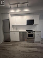 3250 Carding Mill Trail in Oakville, ON - Building Photo - Building Photo