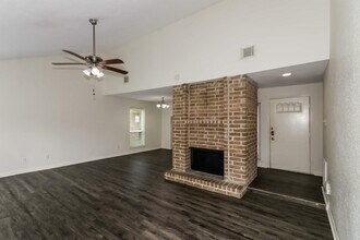 22107 Cimarron Pkwy in Katy, TX - Building Photo - Building Photo