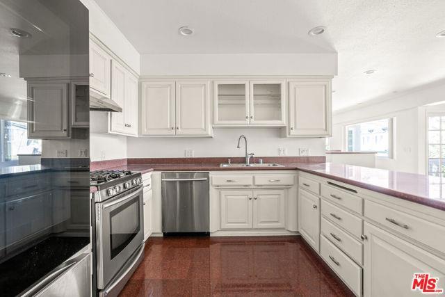 property at 3962 Oakfield Dr