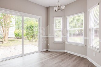 11210 Isthmus Ct in Charlotte, NC - Foto de edificio - Building Photo